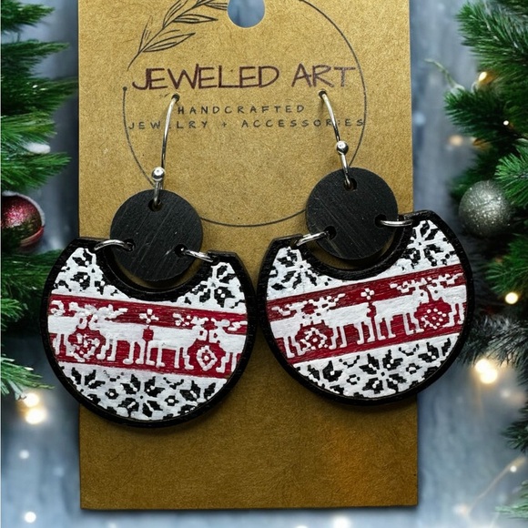 JEWELED ART Scandinavian Reindeer Snowflake Wood Earrings White Black Red - Picture 3 of 3